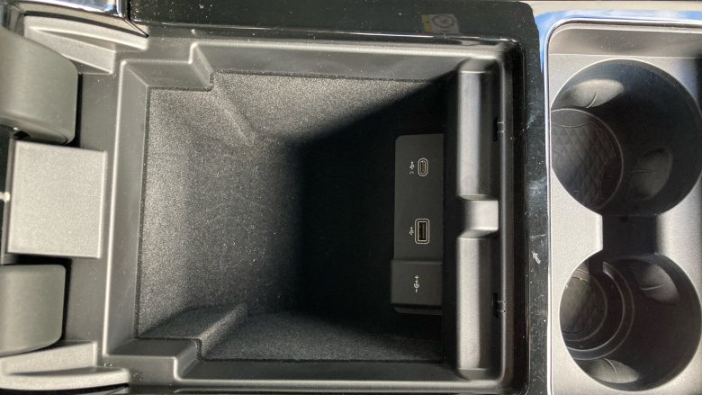 Land Rover Range Rover Evoque 2.0 D200 R-Dynamic SE 5dr Auto Diesel Hatchback